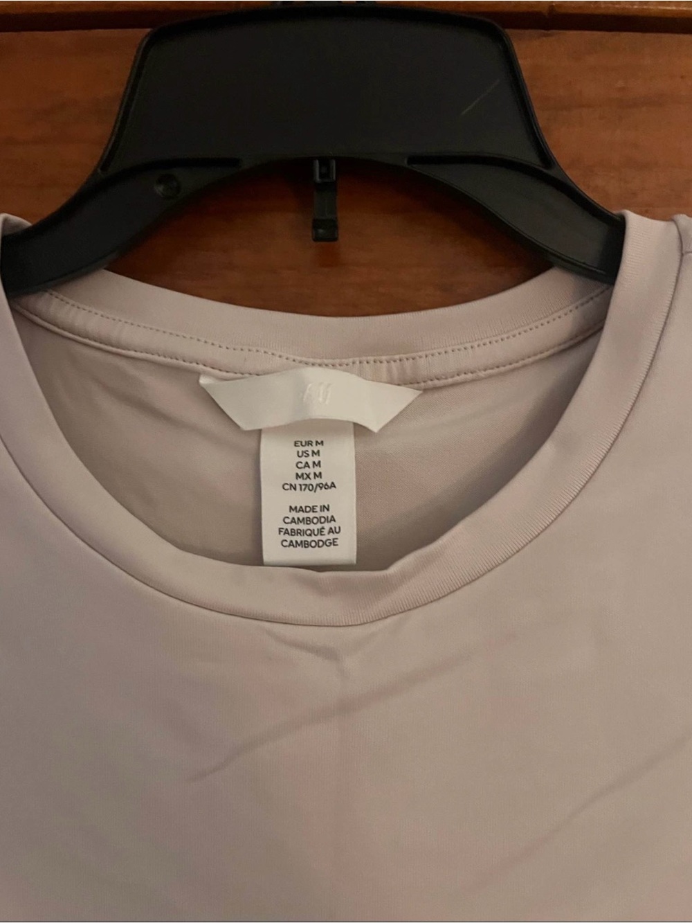 (2) H&M Black & Tan Short Sleeve Crew Neck Tees - Picture 4 of 4